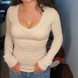 🦋  long sleeve scoop neck 🦋